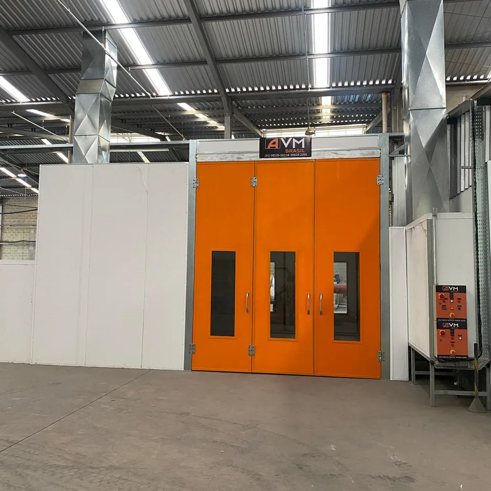 Cabine de pintura instalada — vista frontal