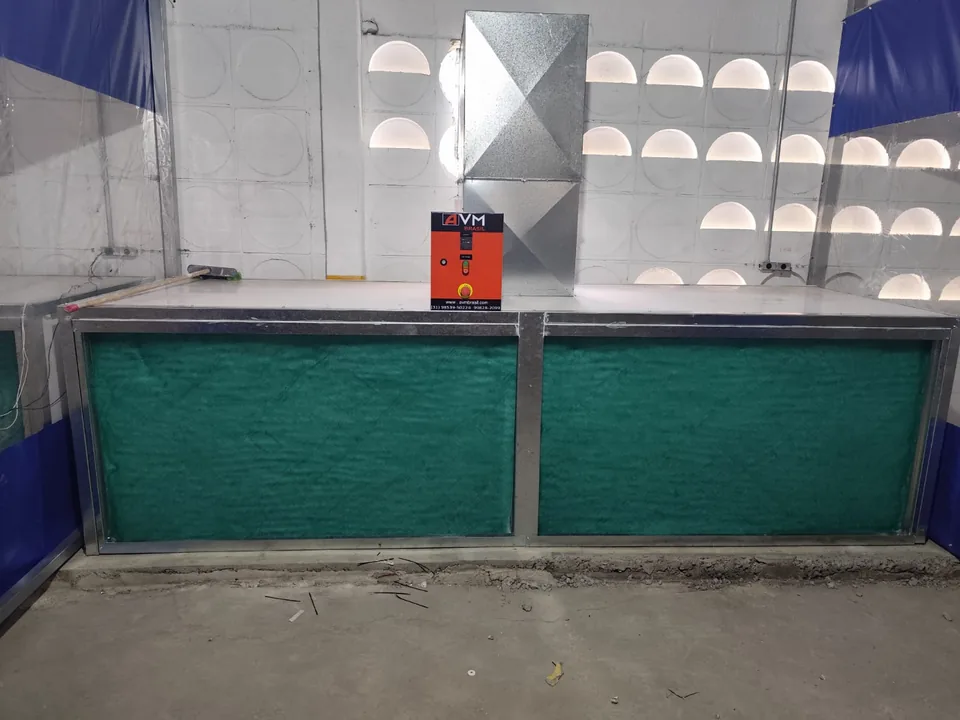 Área de preparação com bancada e elemento filtrante